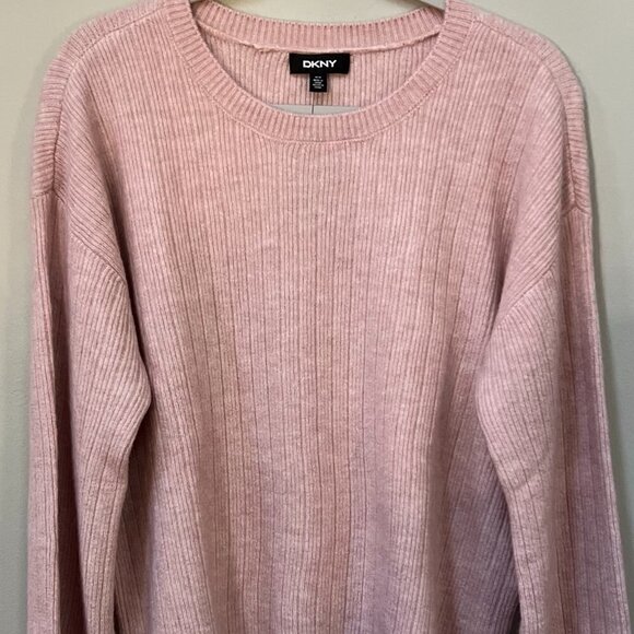 NWT DKNY Women's Cashmere Blend Sweater Size Medium - Picture 1 of 6